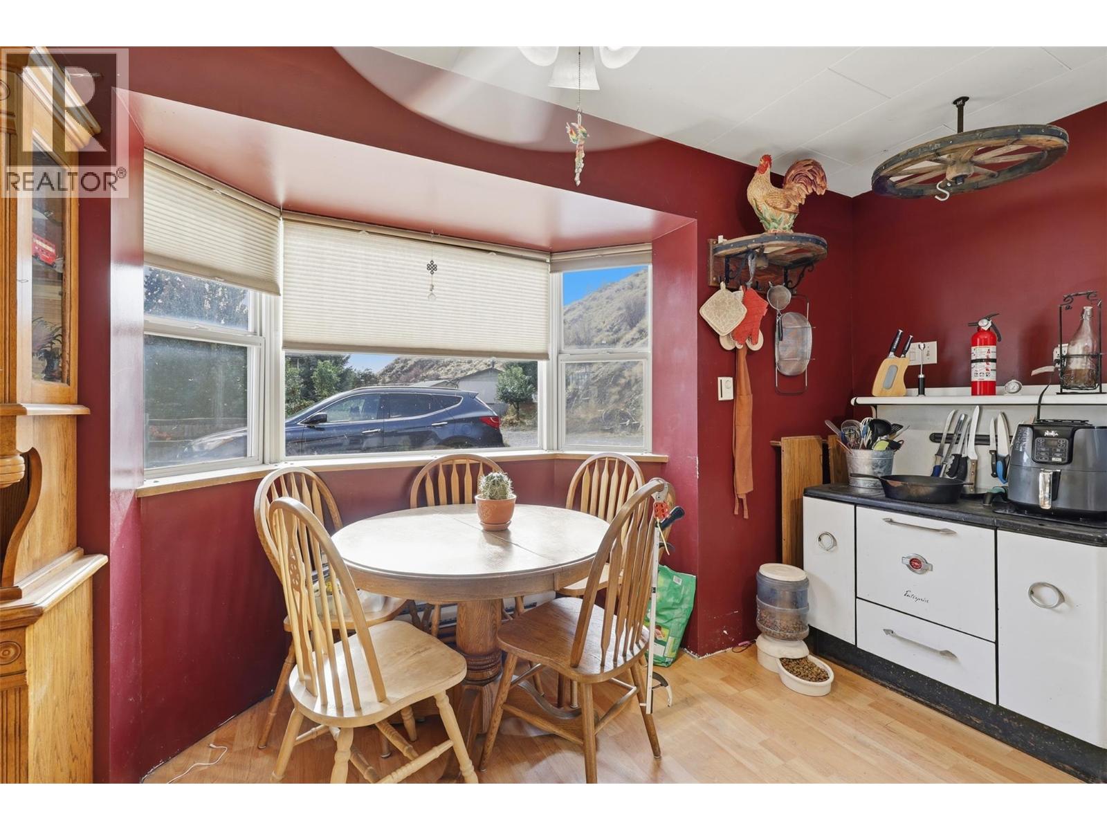 894 Mayne Road Property Photo 12
