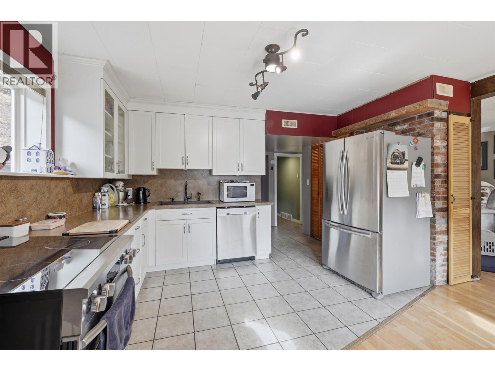 894 Mayne Road Property Photo 17