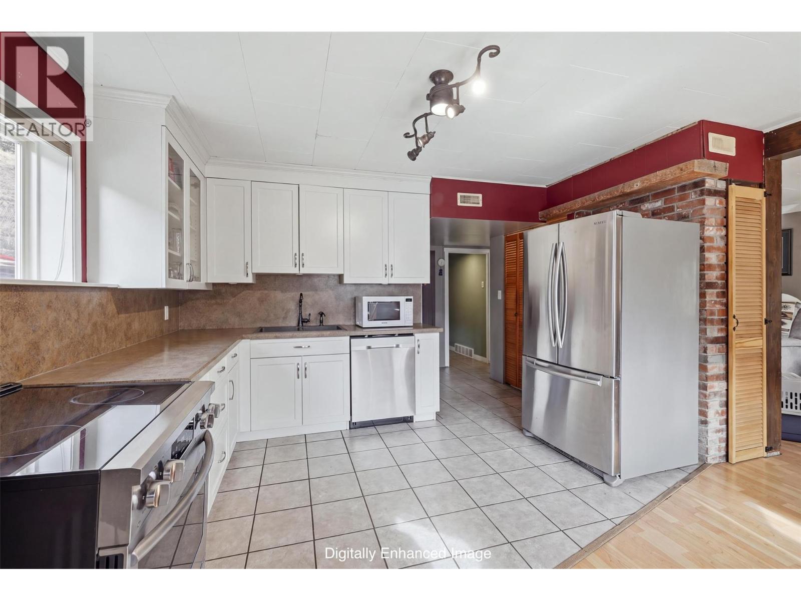 894 Mayne Road Property Photo 19