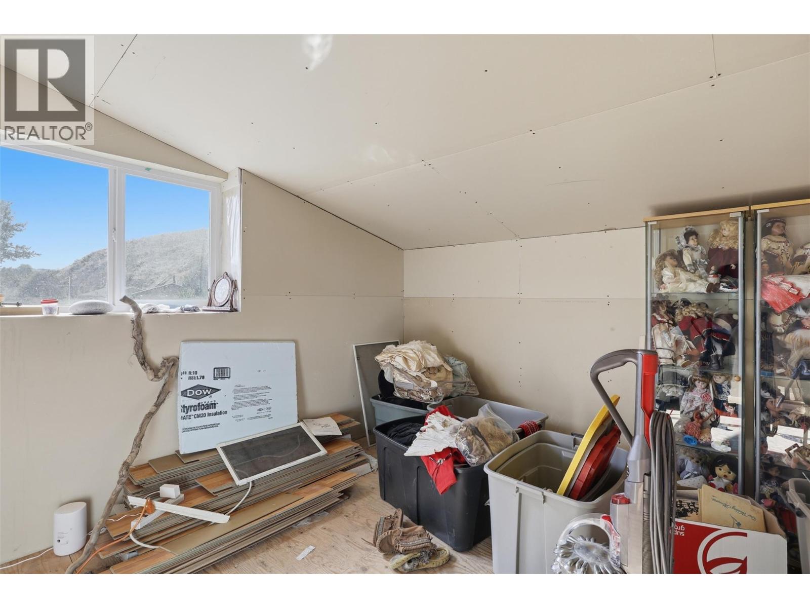 894 Mayne Road Property Photo 36