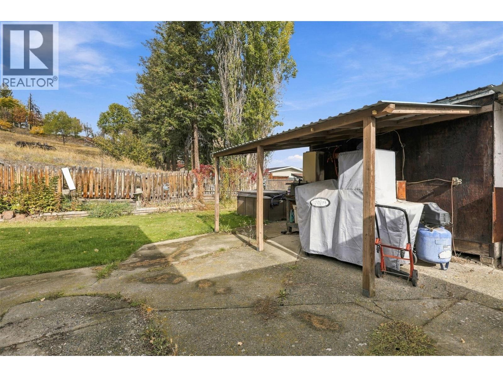 894 Mayne Road Property Photo 43