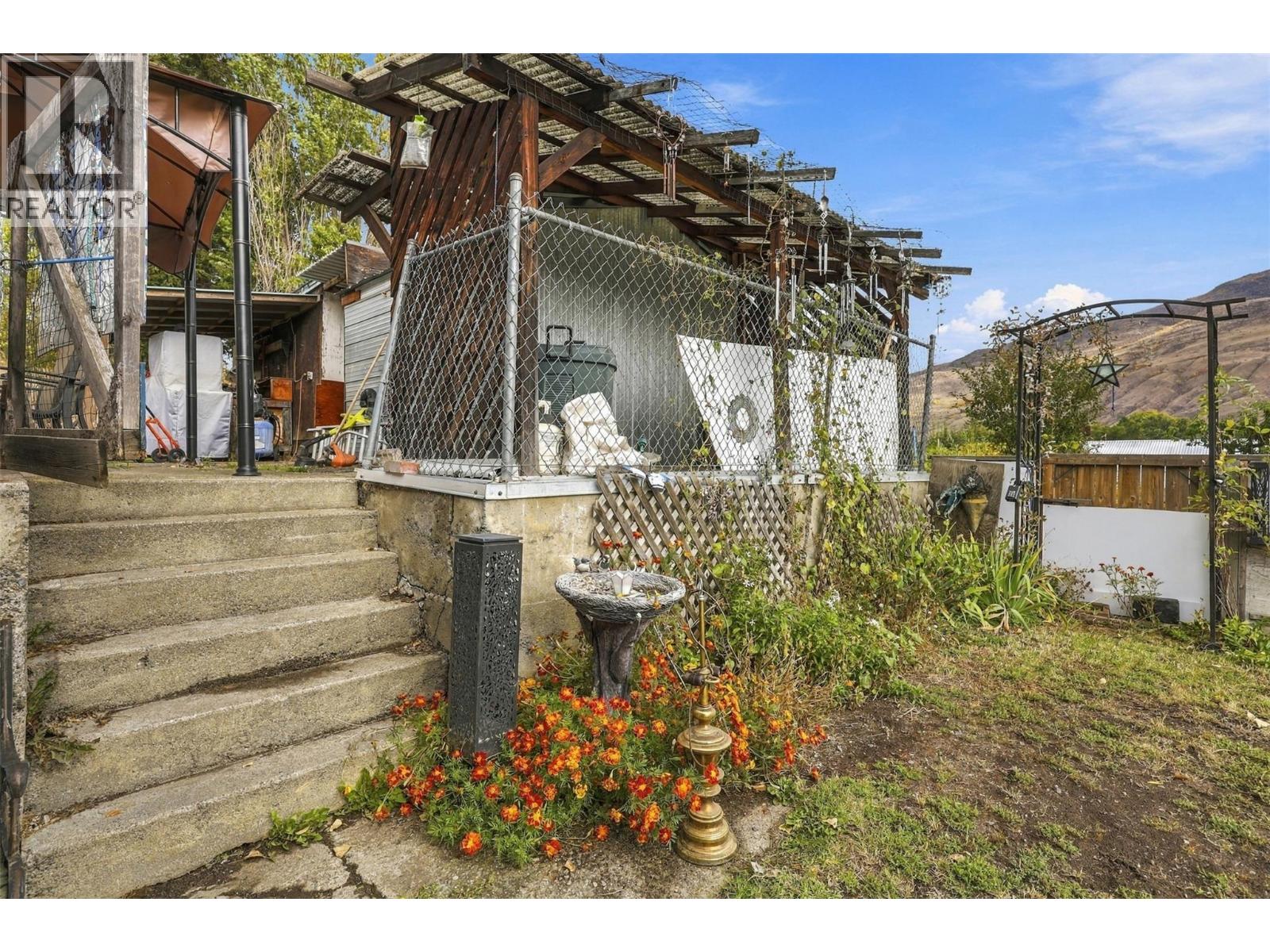 894 Mayne Road Property Photo 49