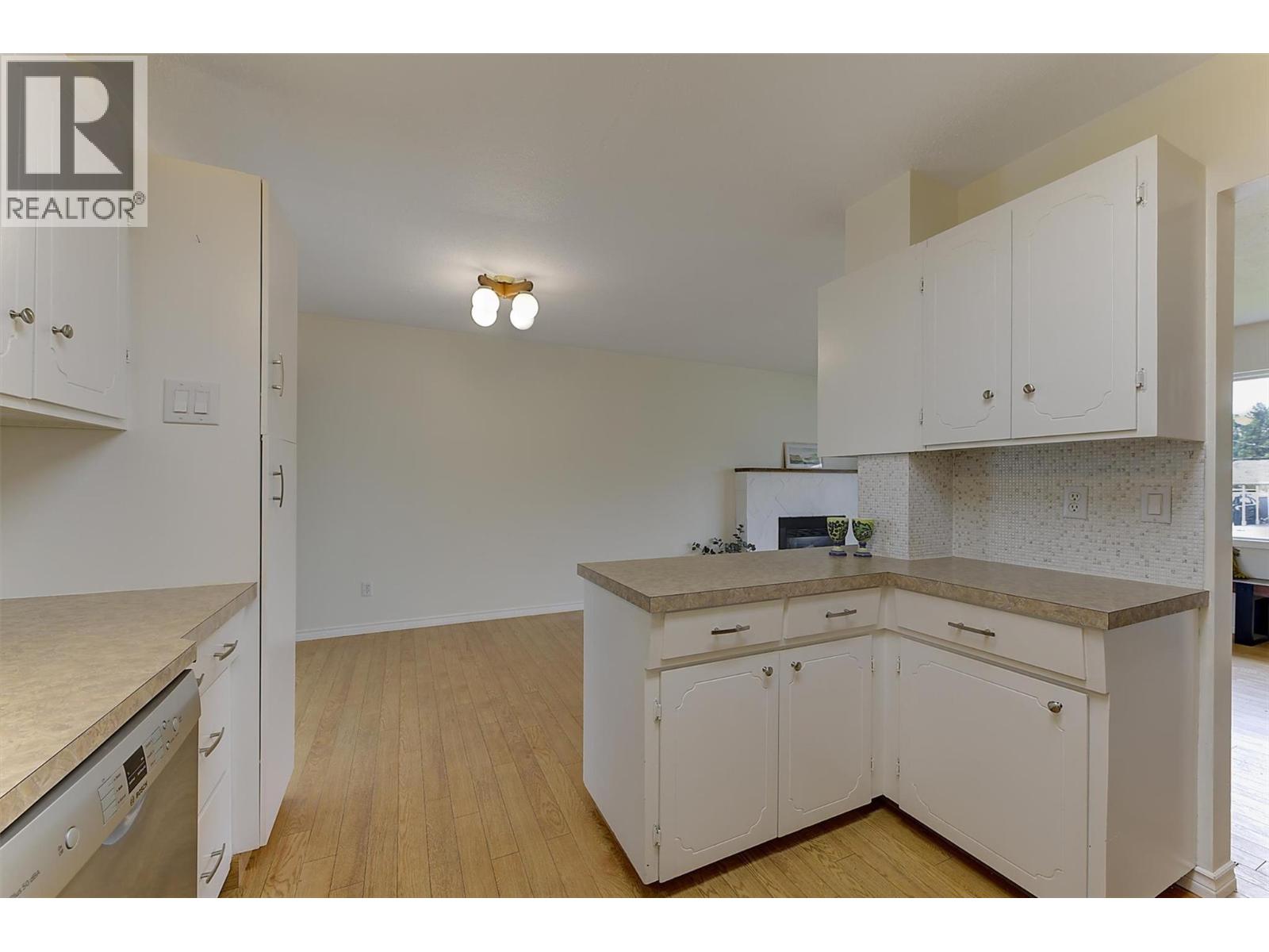 430 Perth Road Property Photo 12