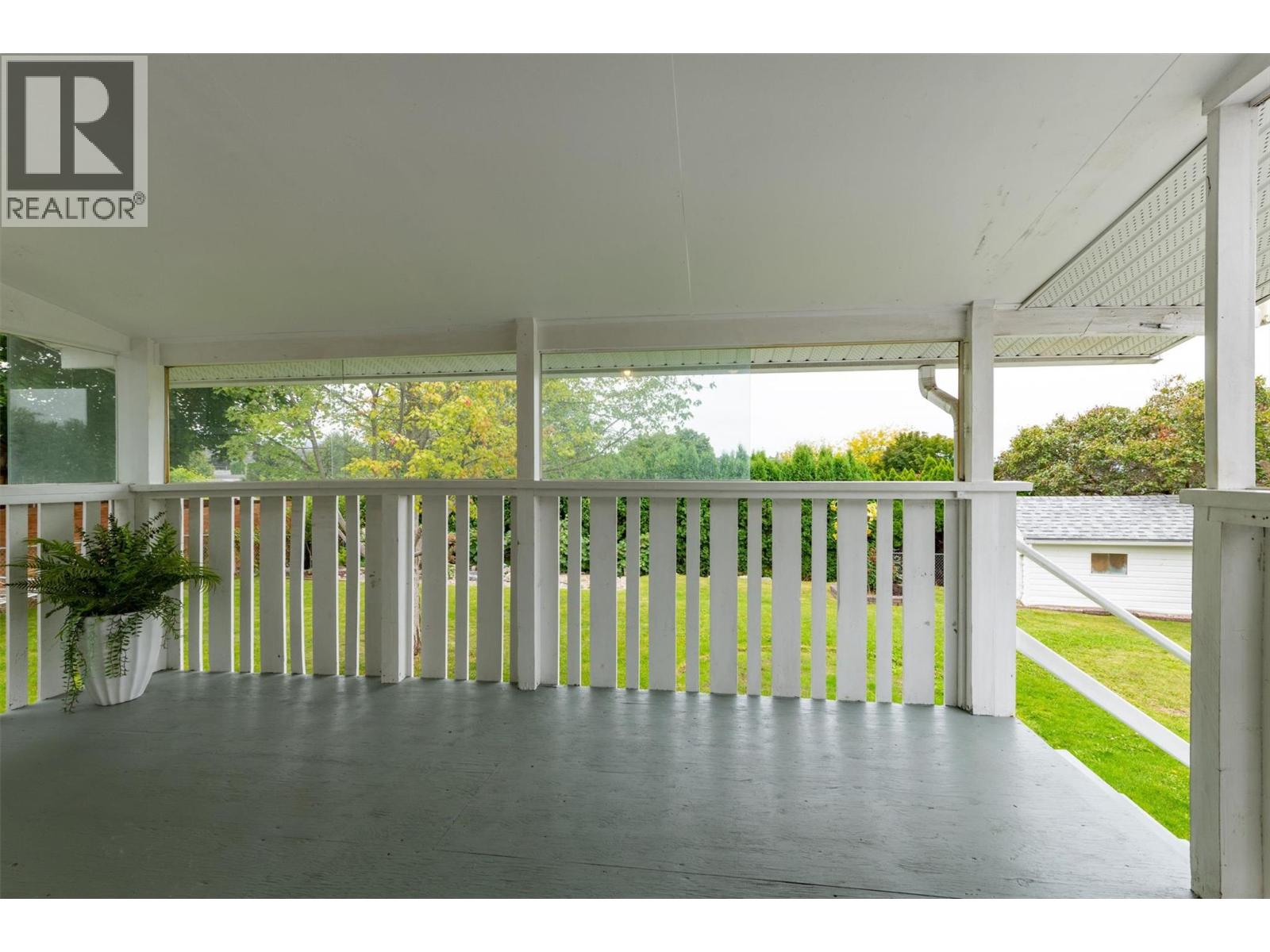430 Perth Road Property Photo 14