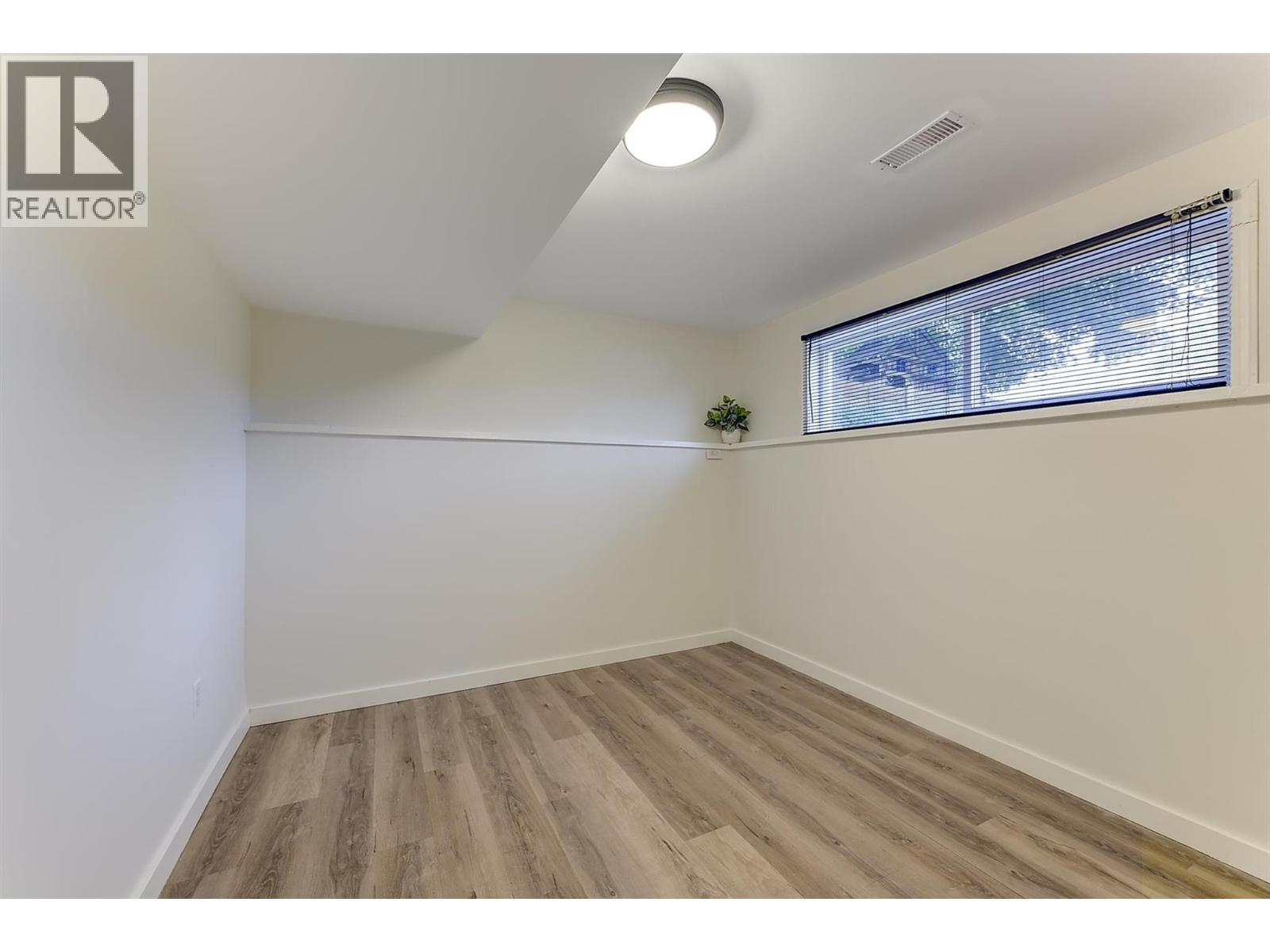 430 Perth Road Property Photo 29