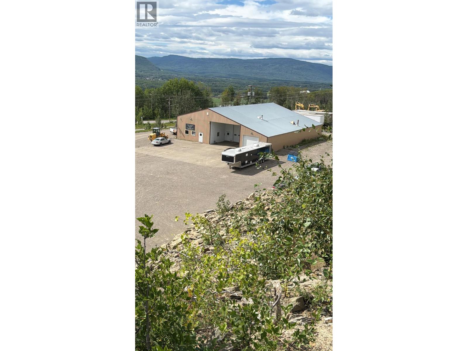 4083 Jackfish Lake Road Property Photo 2