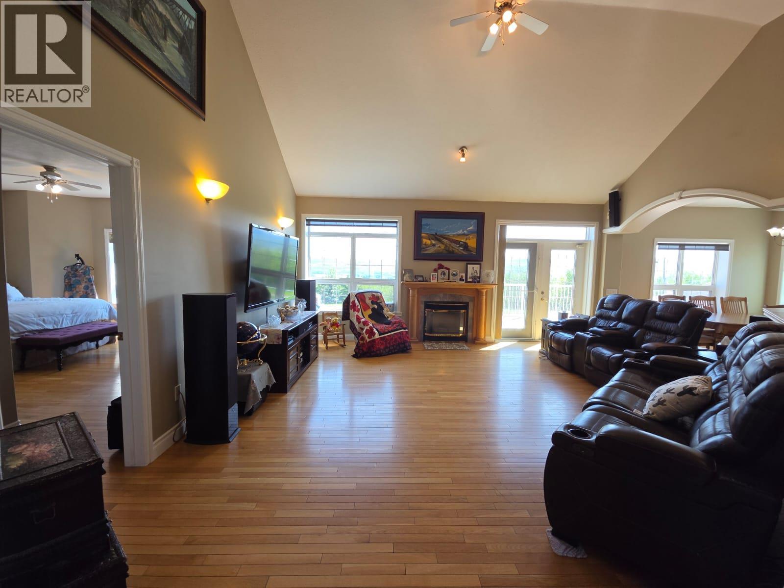 4083 Jackfish Lake Road Property Photo 9