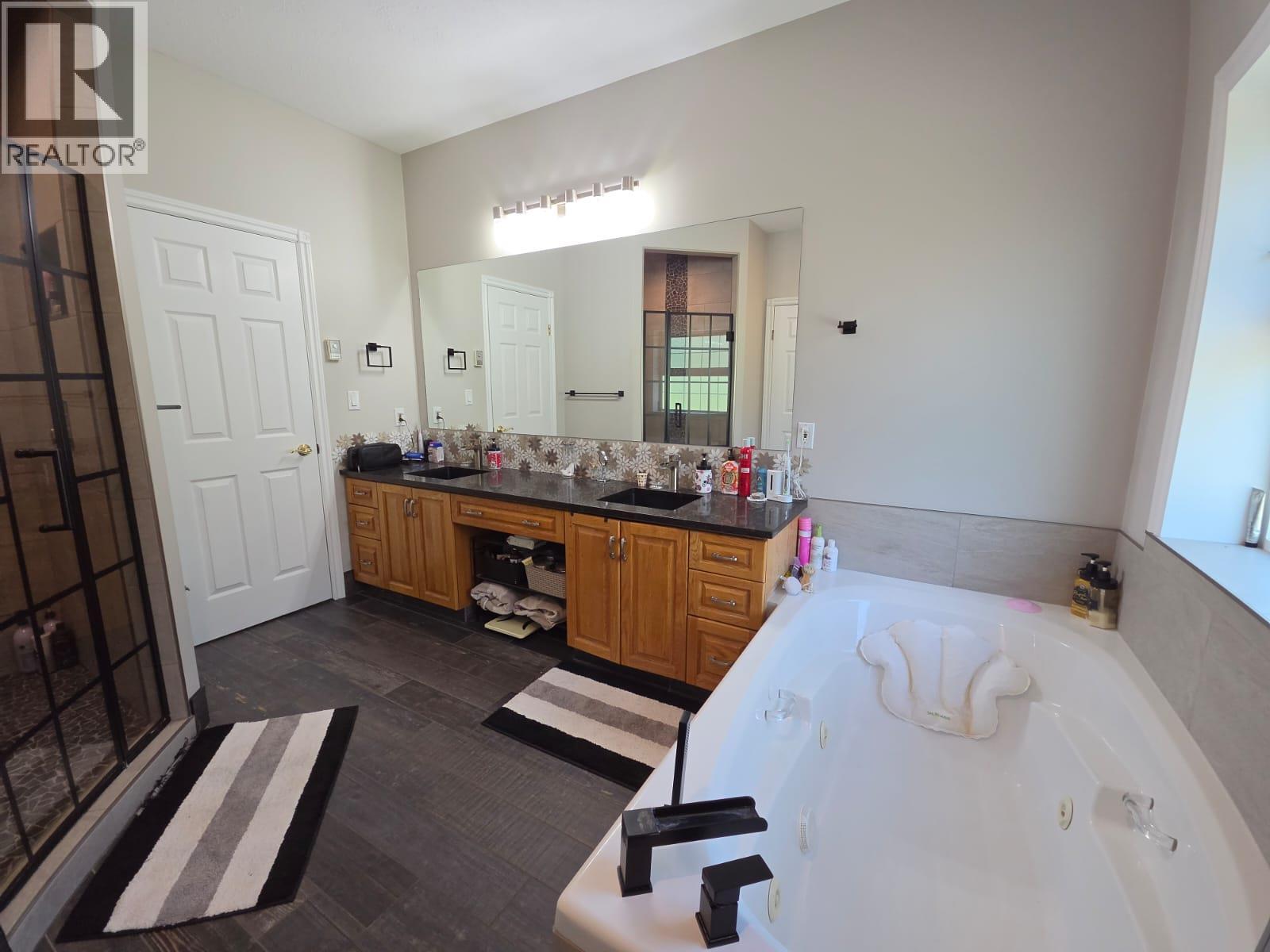 4083 Jackfish Lake Road Property Photo 27