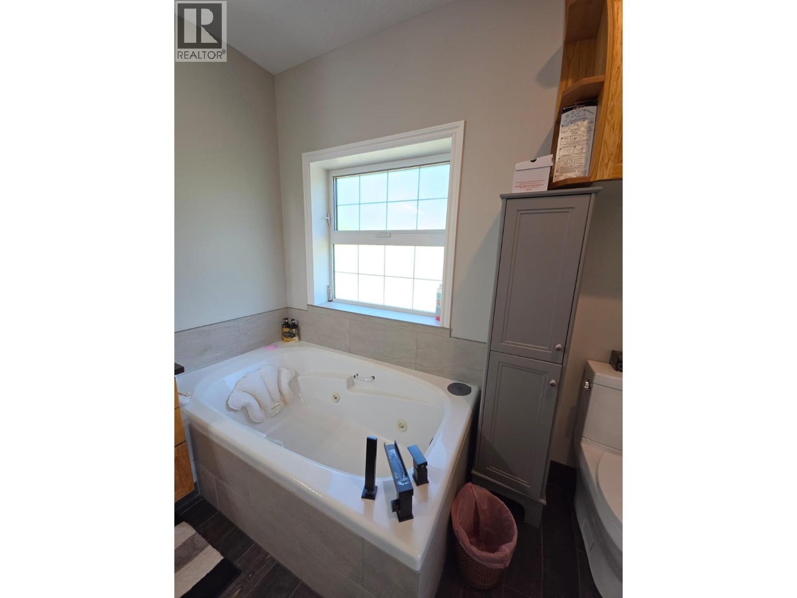 4083 Jackfish Lake Road Property Photo 29