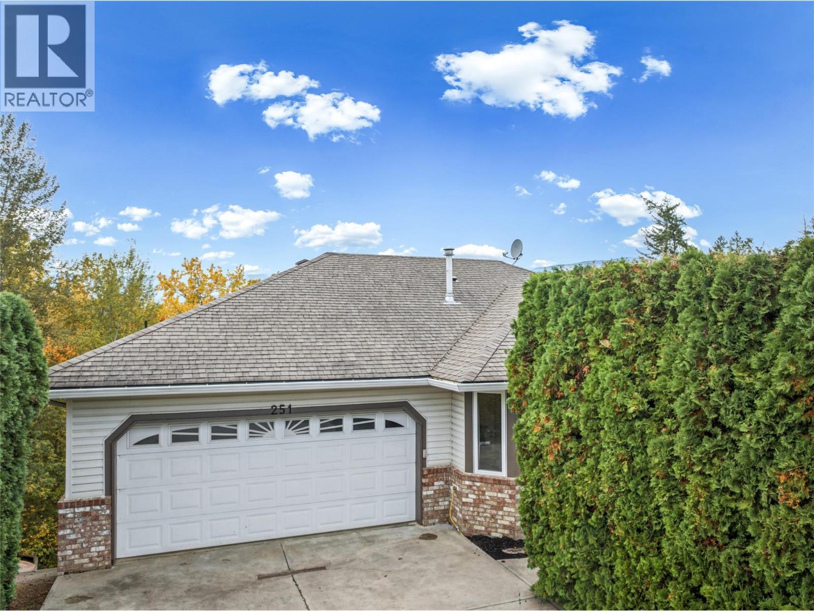 251 17 Street Se Property Photo 10