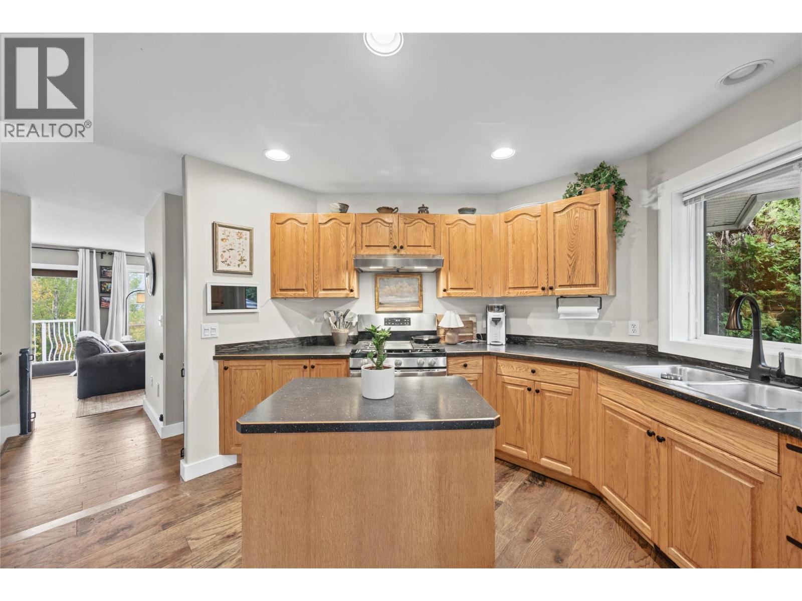 251 17 Street Se Property Photo 17