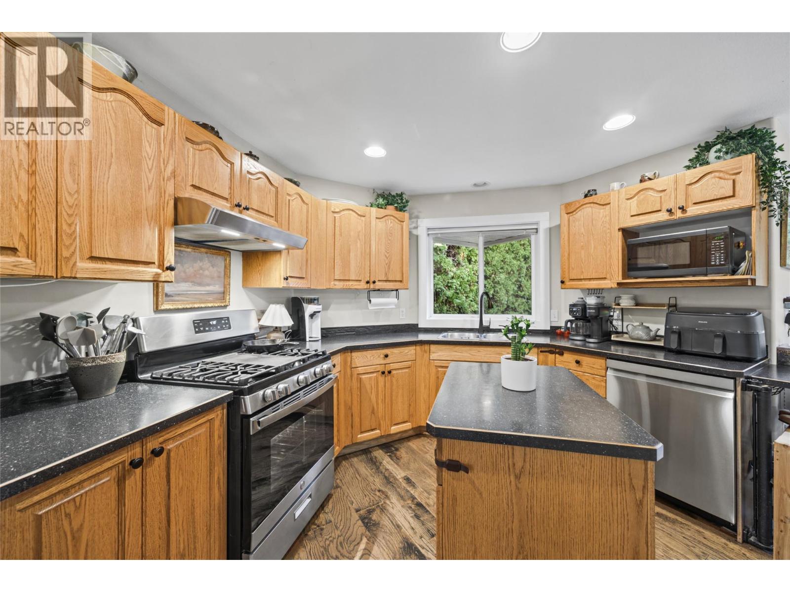 251 17 Street Se Property Photo 18