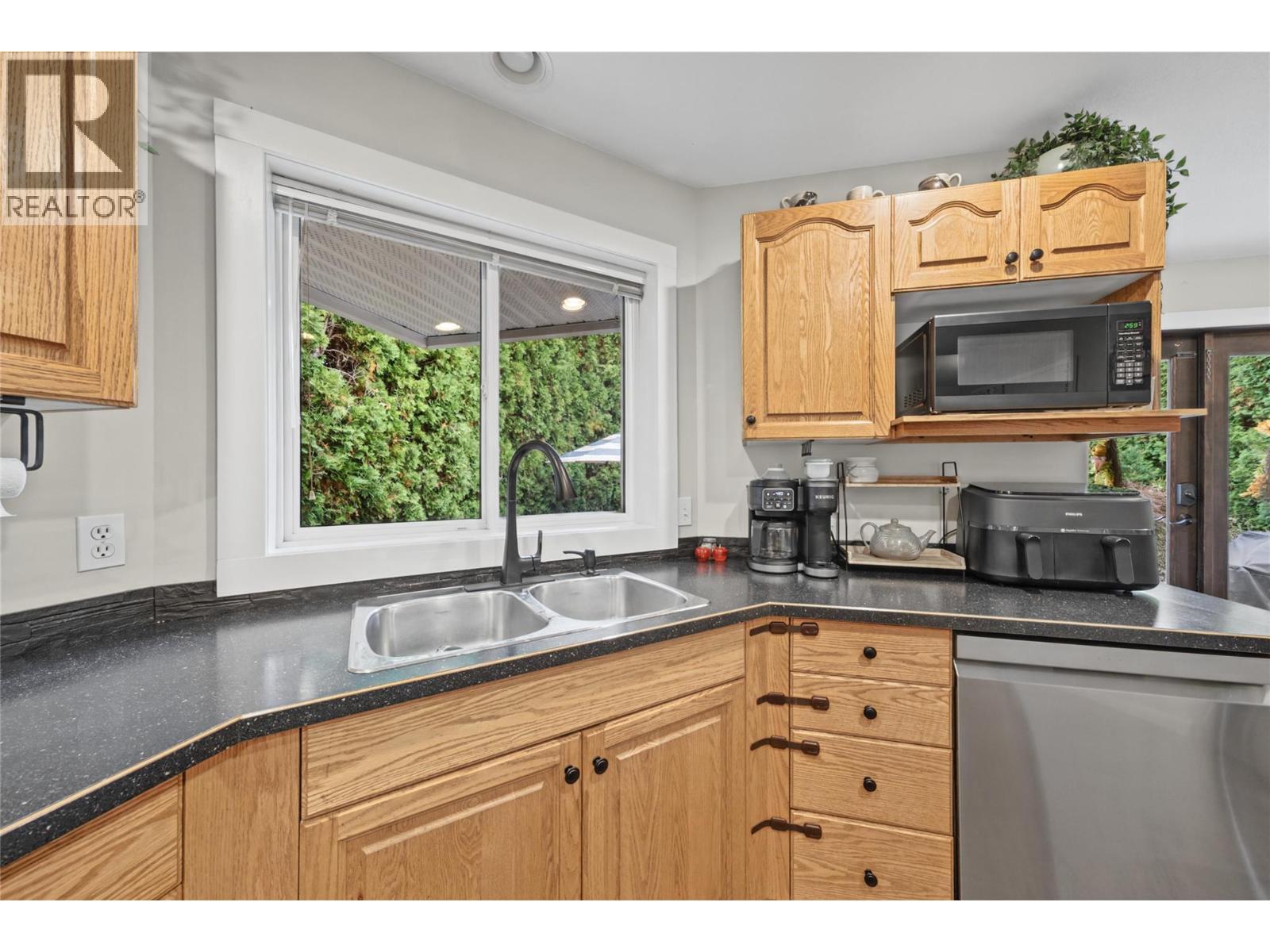 251 17 Street Se Property Photo 20