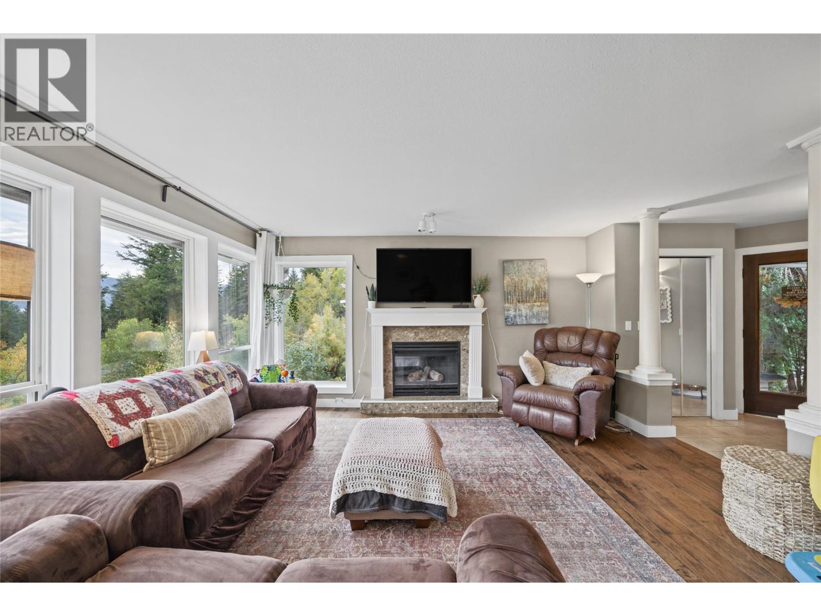 251 17 Street Se Property Photo 23
