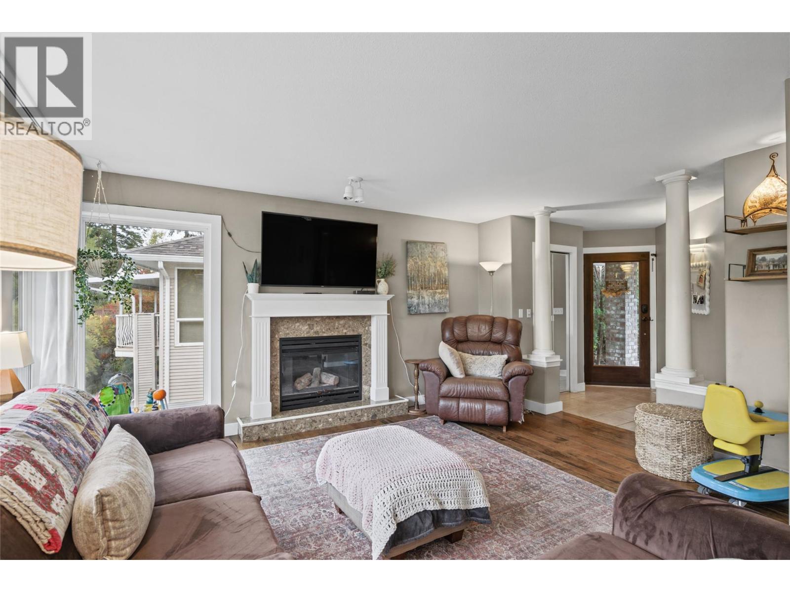 251 17 Street Se Property Photo 24