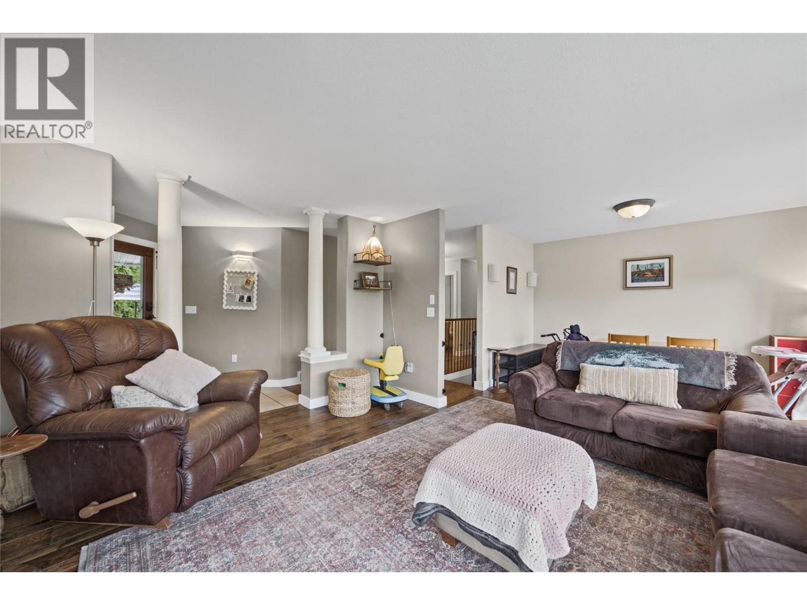 251 17 Street Se Property Photo 28