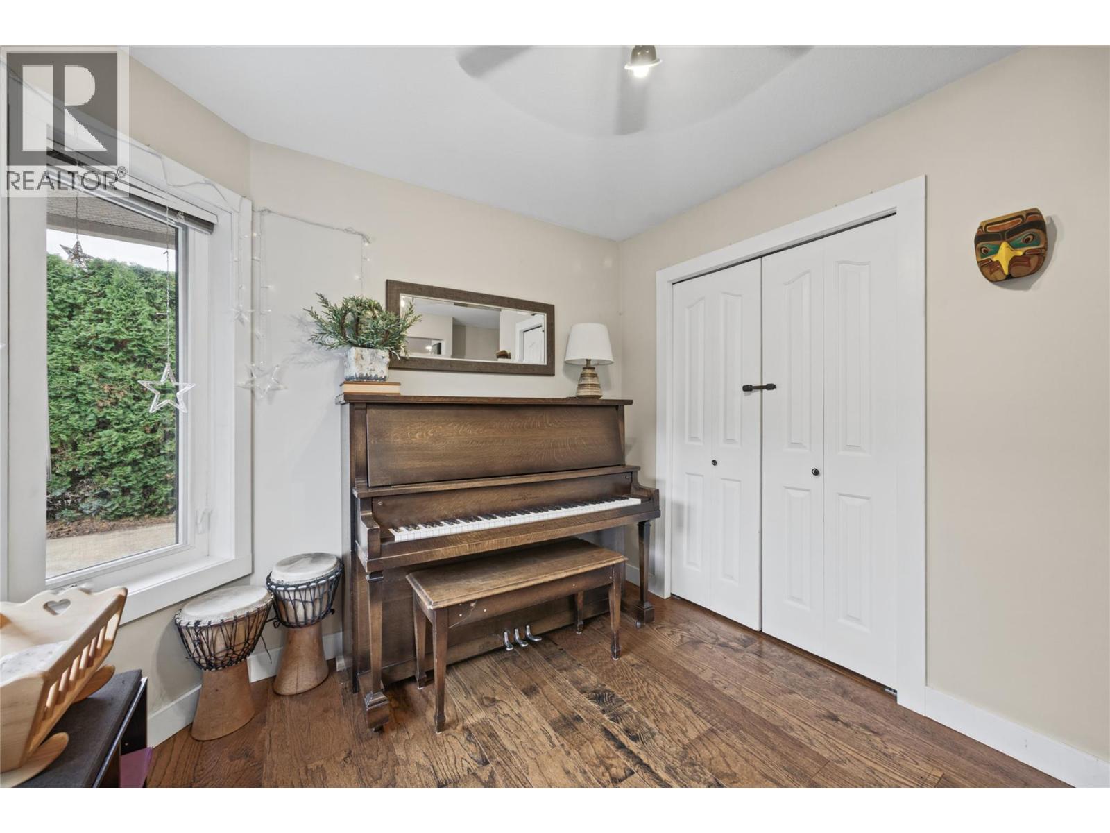 251 17 Street Se Property Photo 31