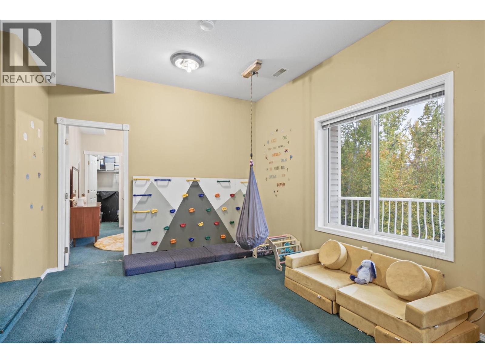 251 17 Street Se Property Photo 45