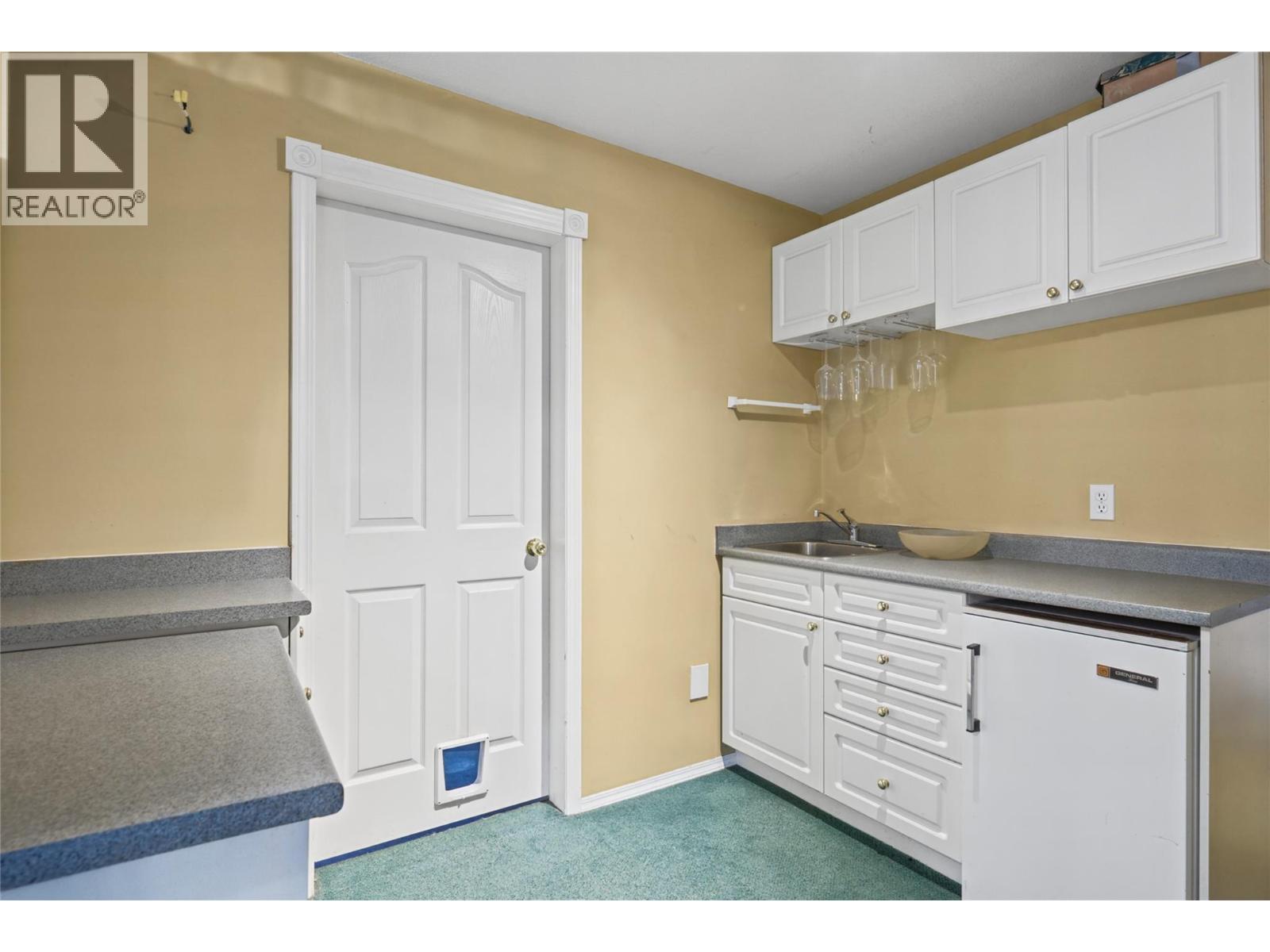 251 17 Street Se Property Photo 56