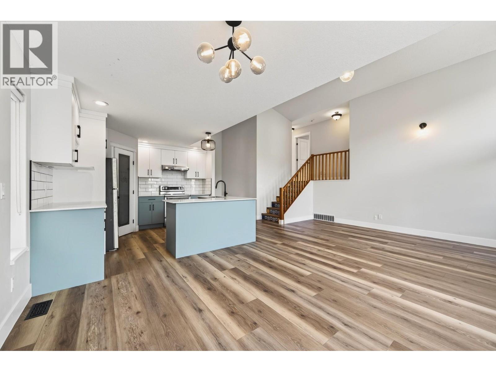 2620 Briarwood Avenue Property Photo 4