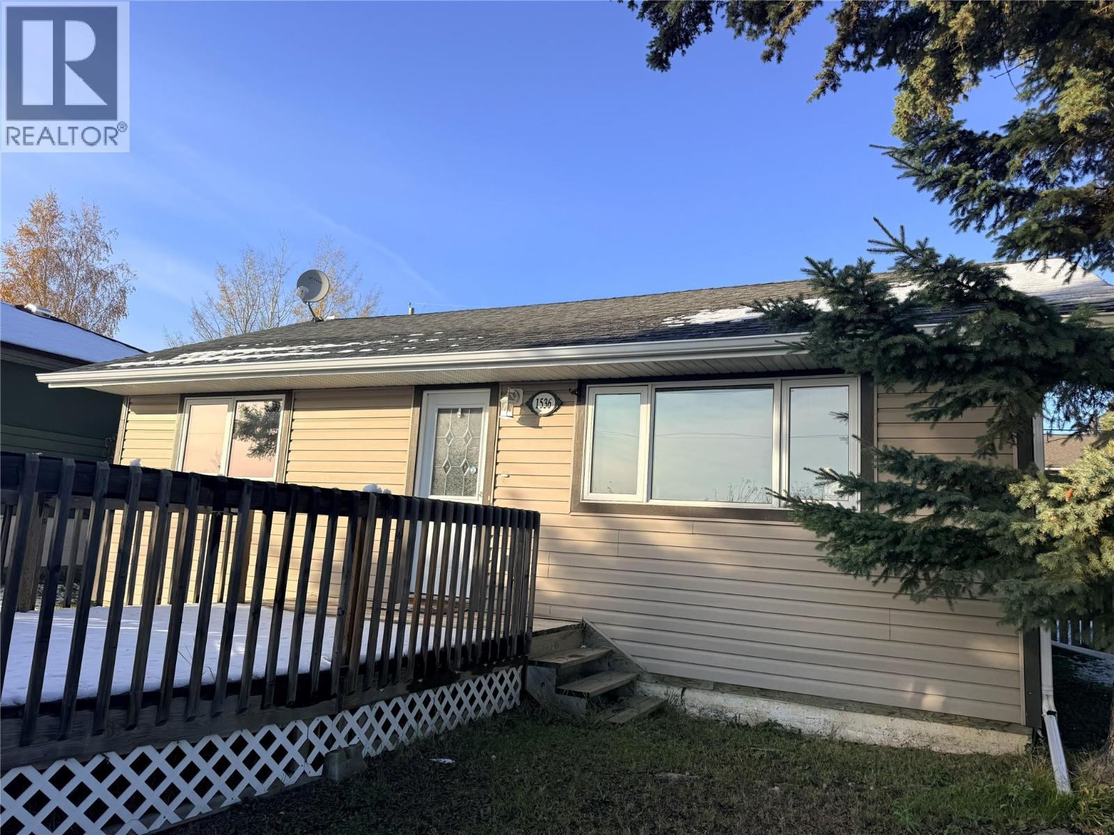 1536 96 Avenue Property Photo 1