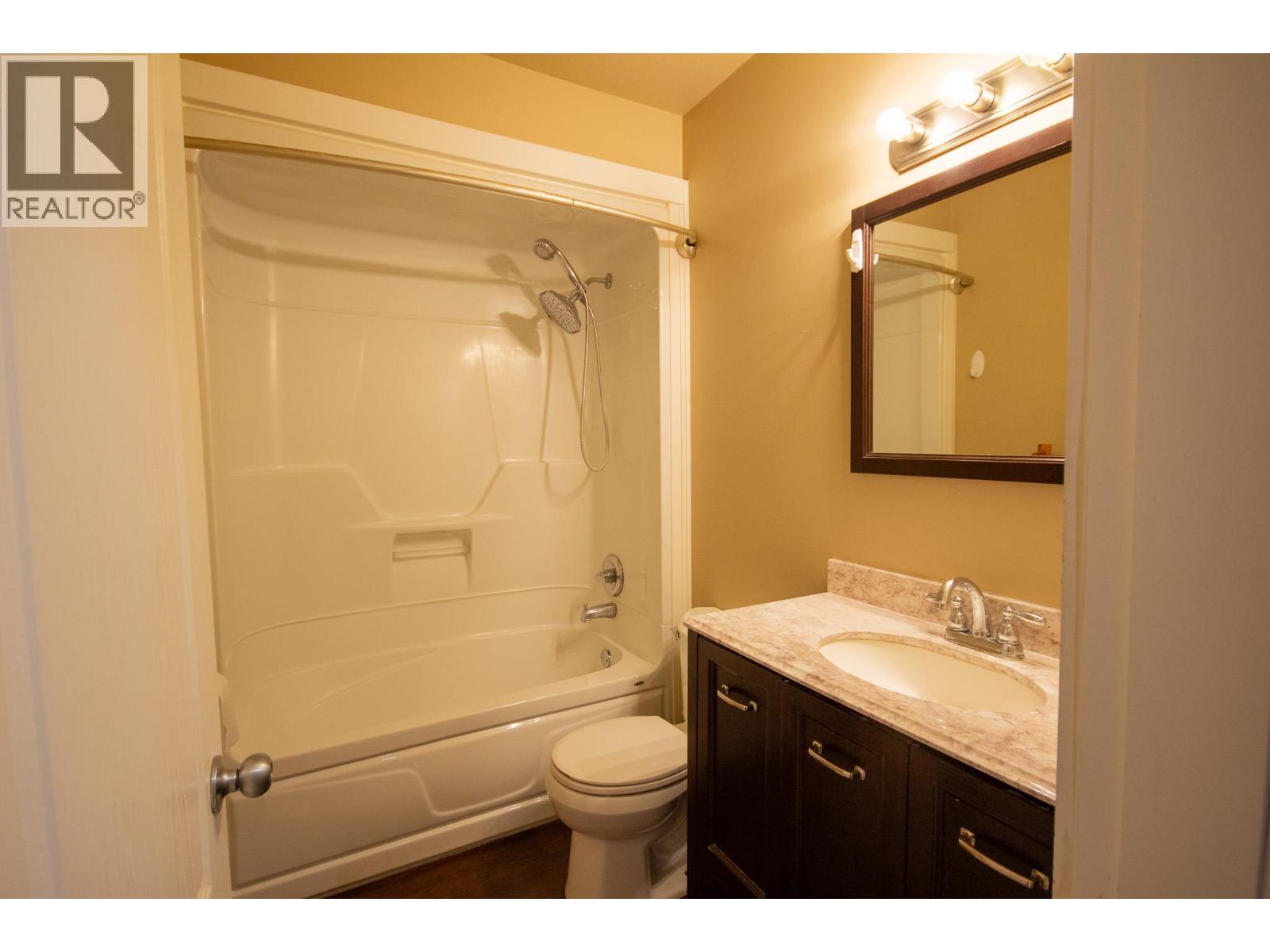1536 96 Avenue Property Photo 11