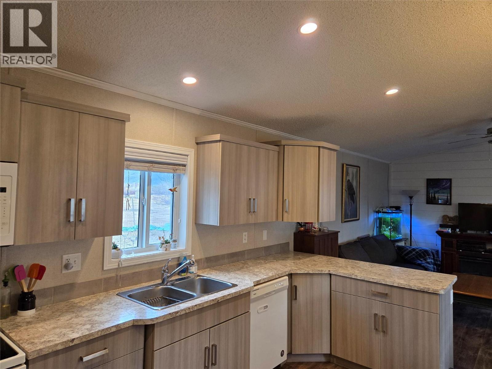 1911 Osprey Lane Property Photo 8