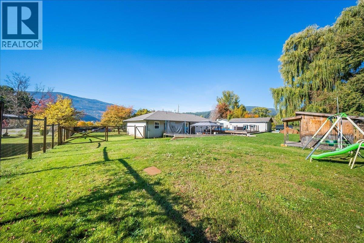 2045 Raspberry Road Property Photo 4