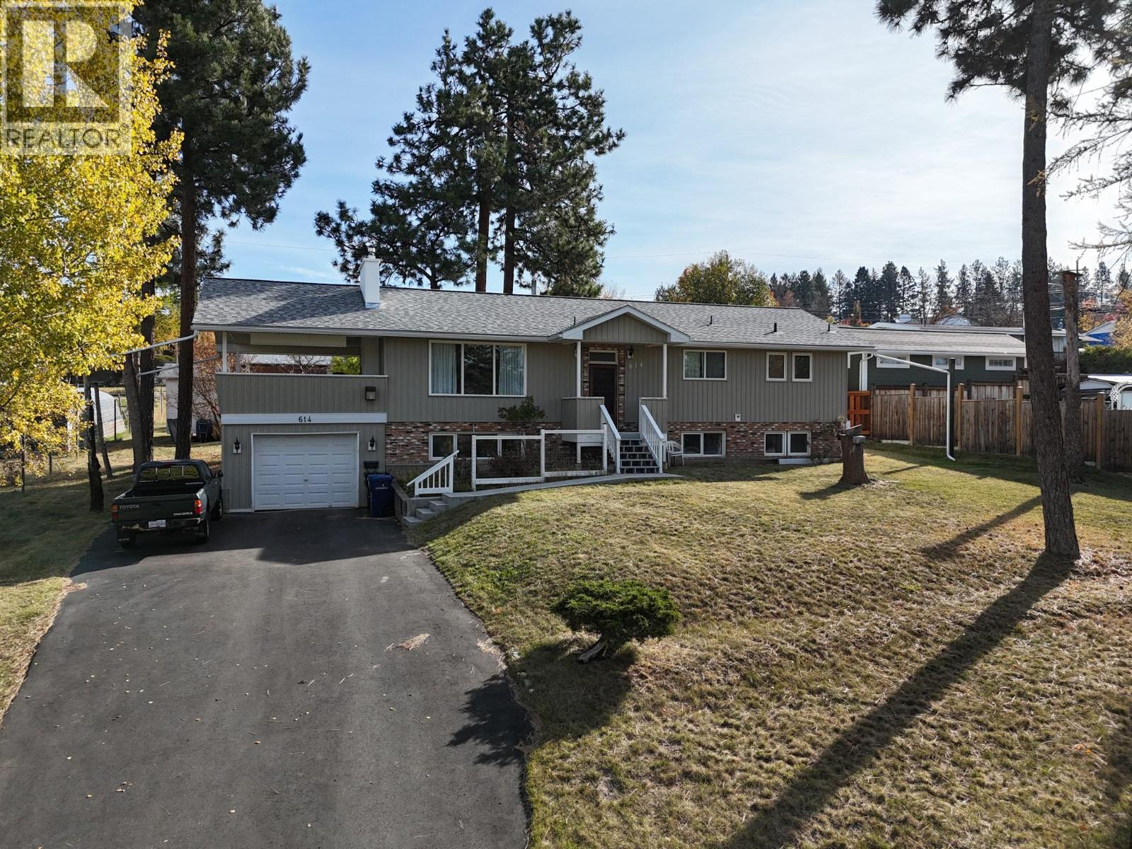 614 28th Avenue S Property Photo 2