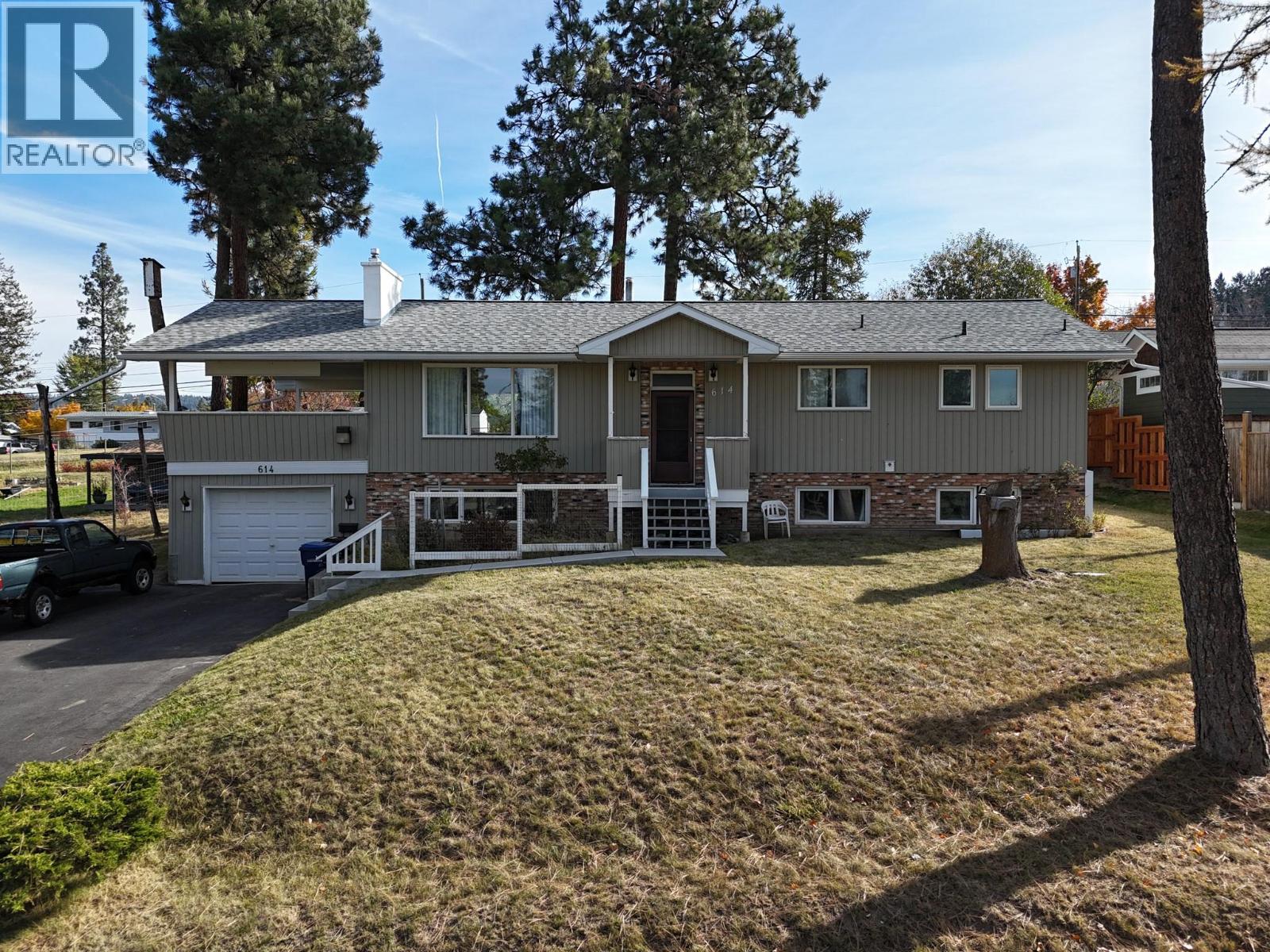 614 28th Avenue S Property Photo 3