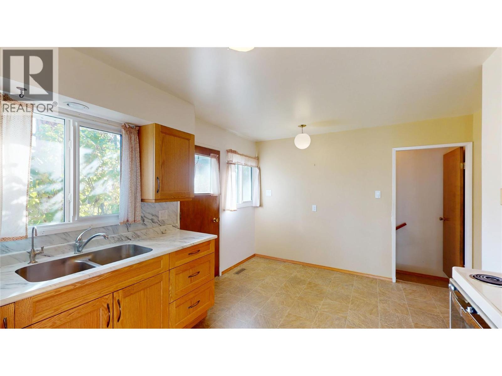 614 28th Avenue S Property Photo 23
