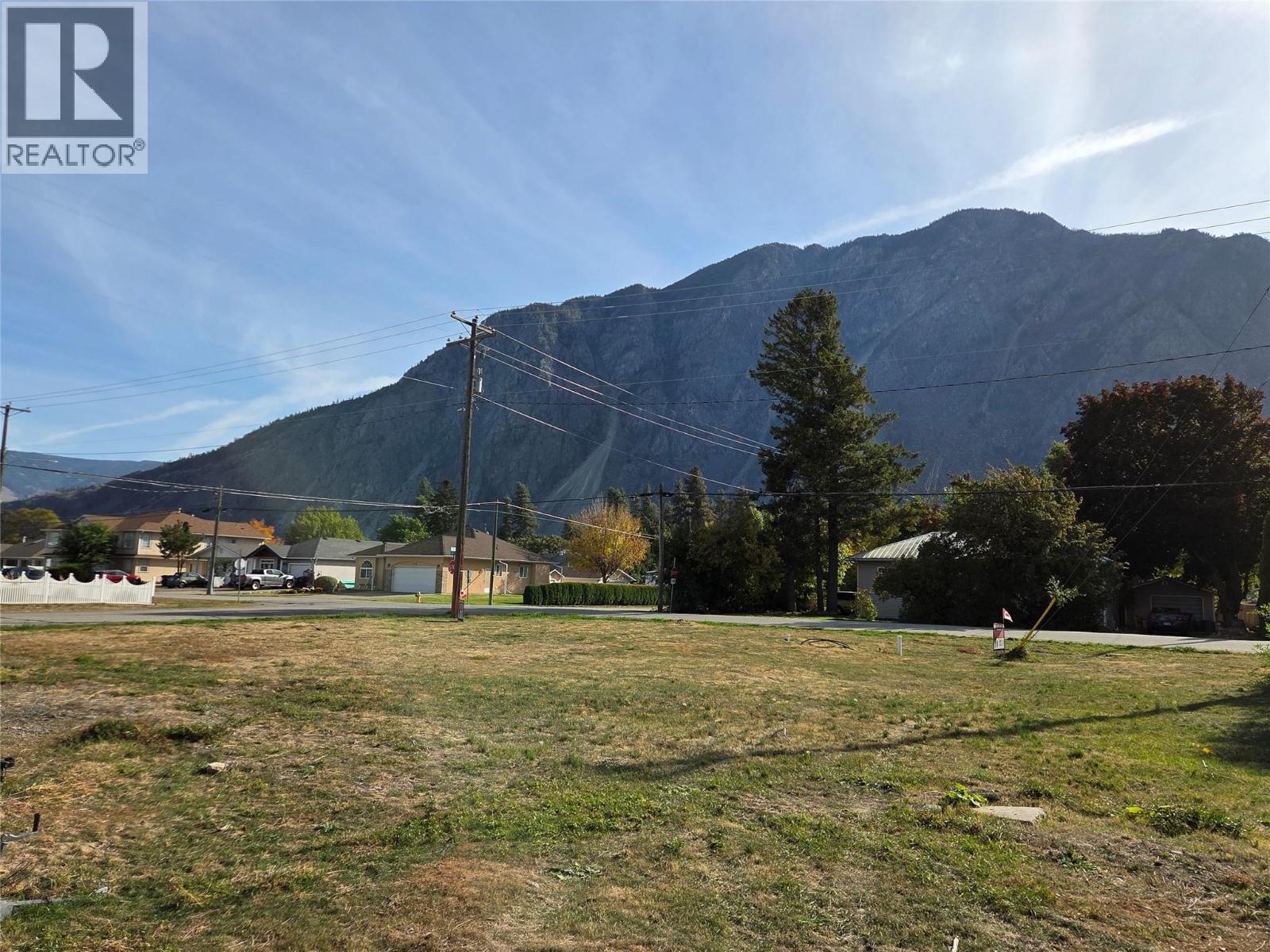 426 10th Avenue Property Photo 8