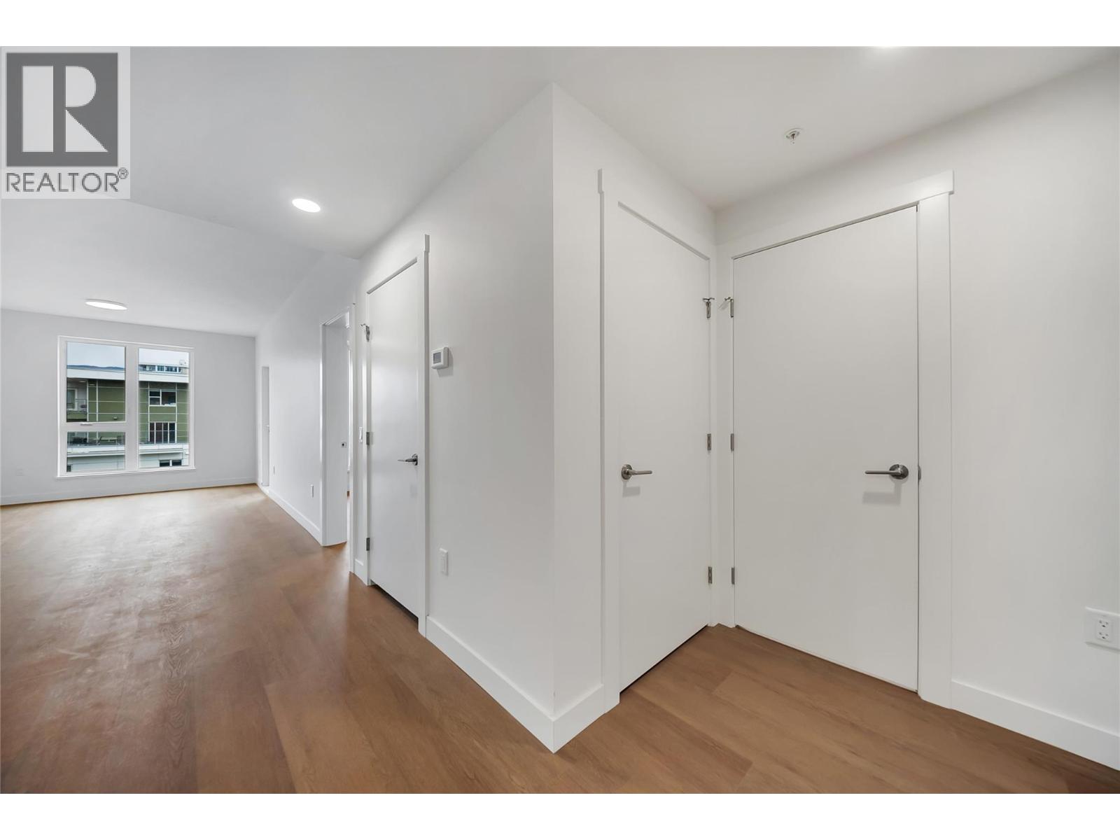 647 Clement Avenue Unit# 512 Property Photo 11