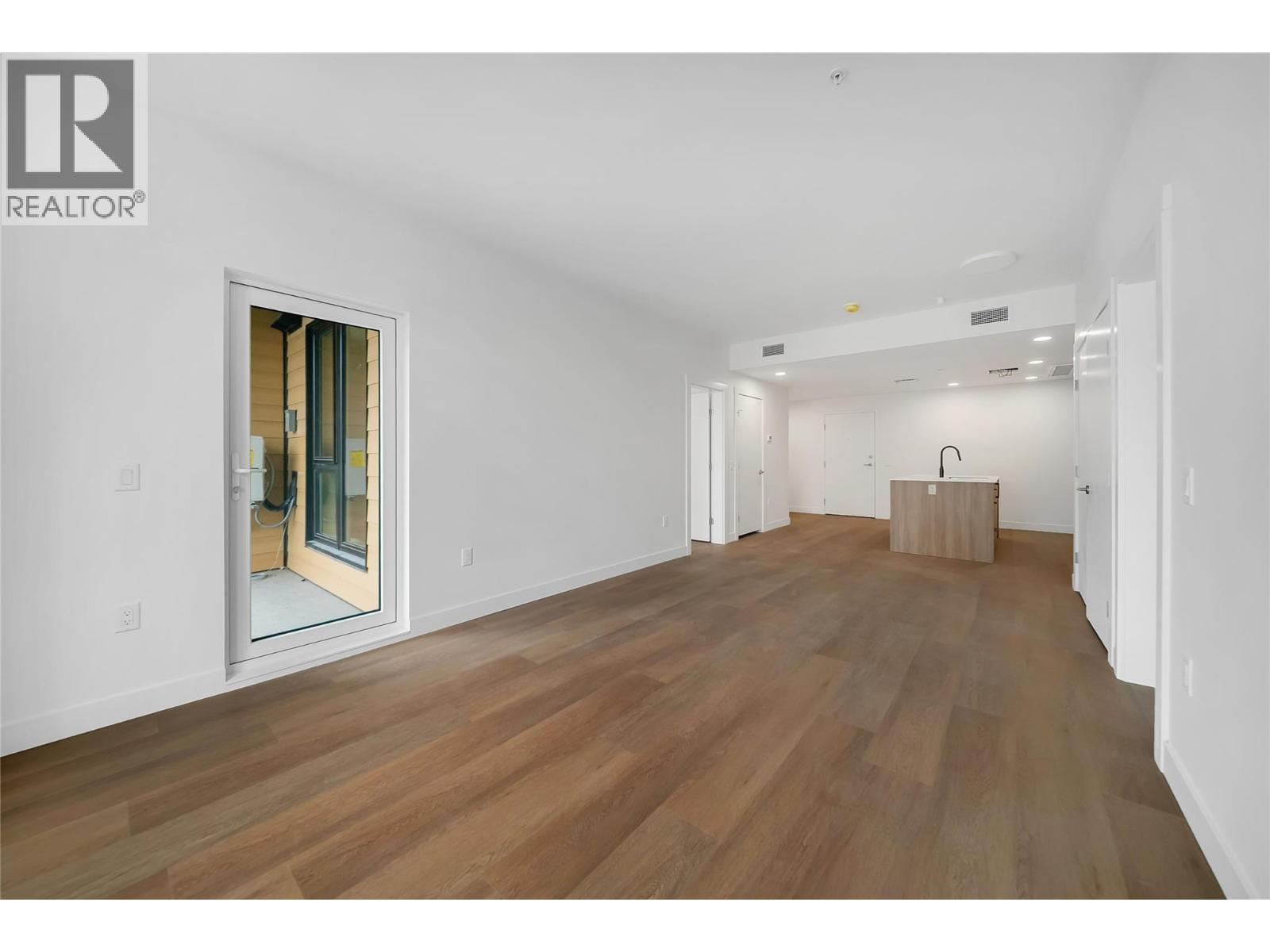 647 Clement Avenue Unit# 512 Property Photo 12