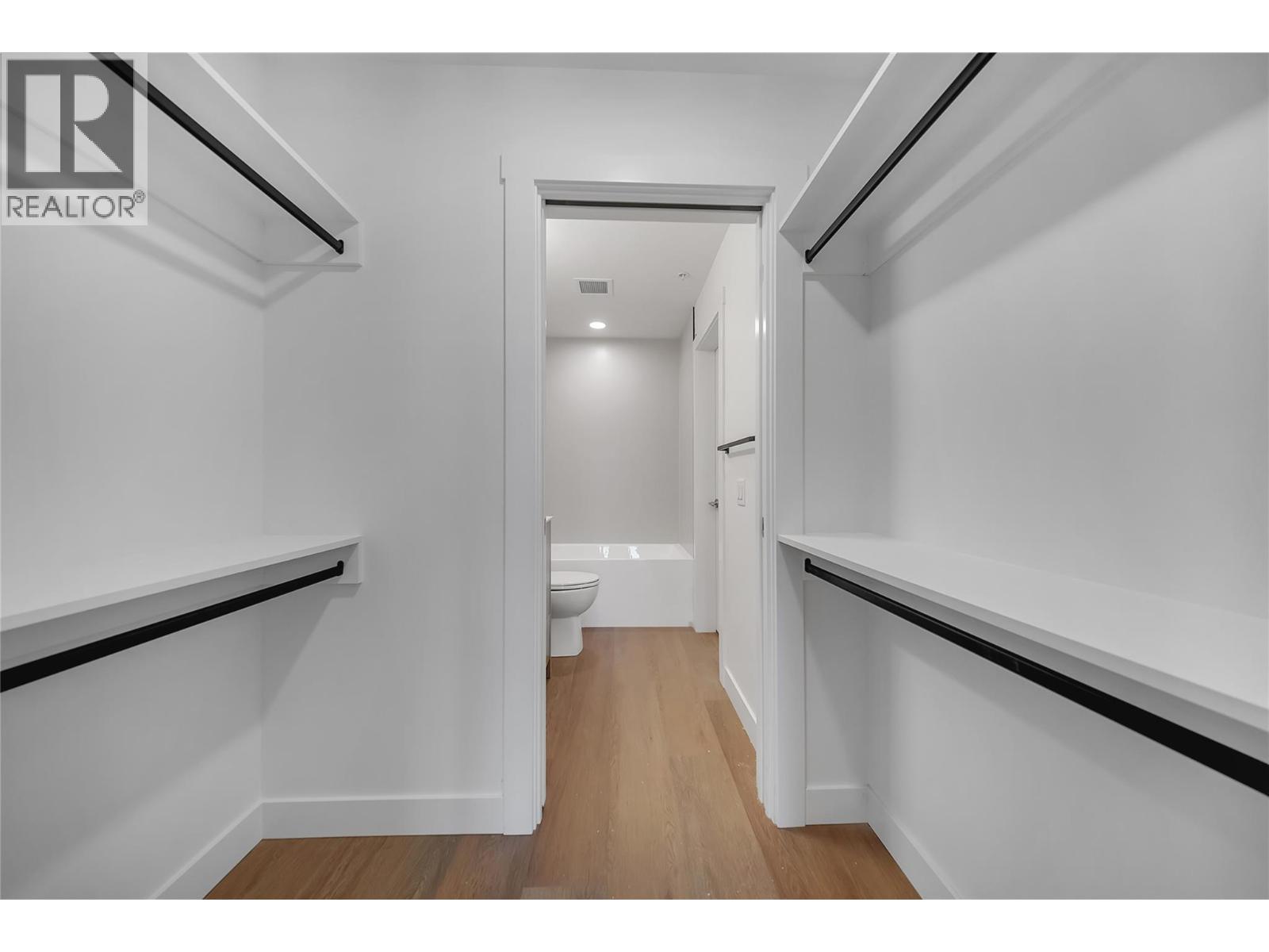 647 Clement Avenue Unit# 512 Property Photo 15