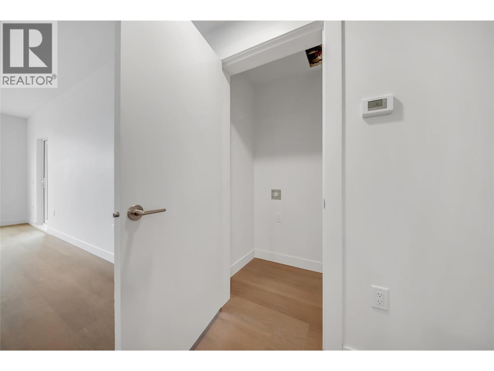 647 Clement Avenue Unit# 512 Property Photo 21