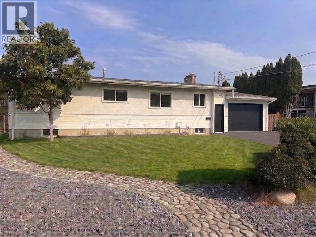 725 Ross Avenue Property Photo 1