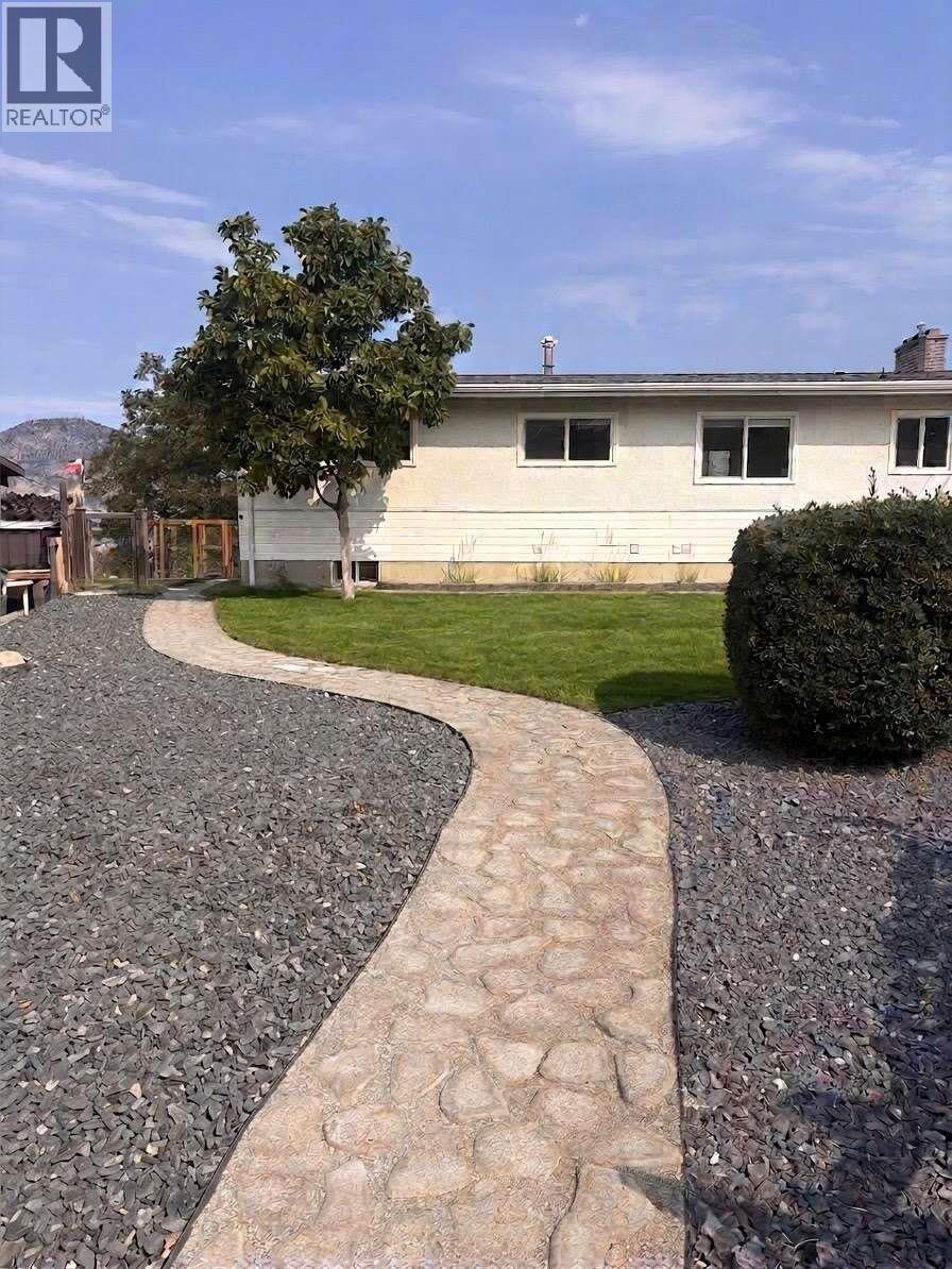 725 Ross Avenue Property Photo 2