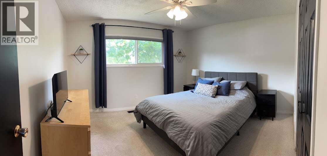725 Ross Avenue Property Photo 9