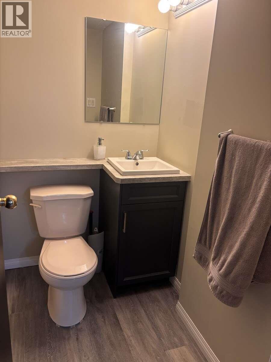 725 Ross Avenue Property Photo 13