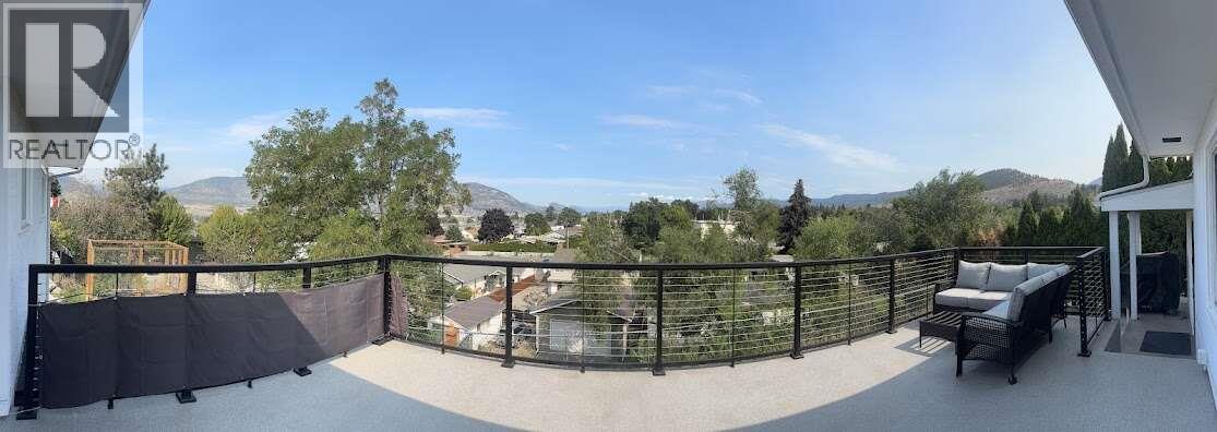 725 Ross Avenue Property Photo 14