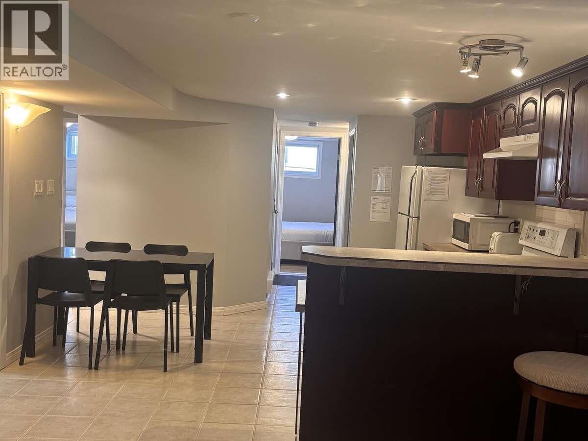 725 Ross Avenue Property Photo 21
