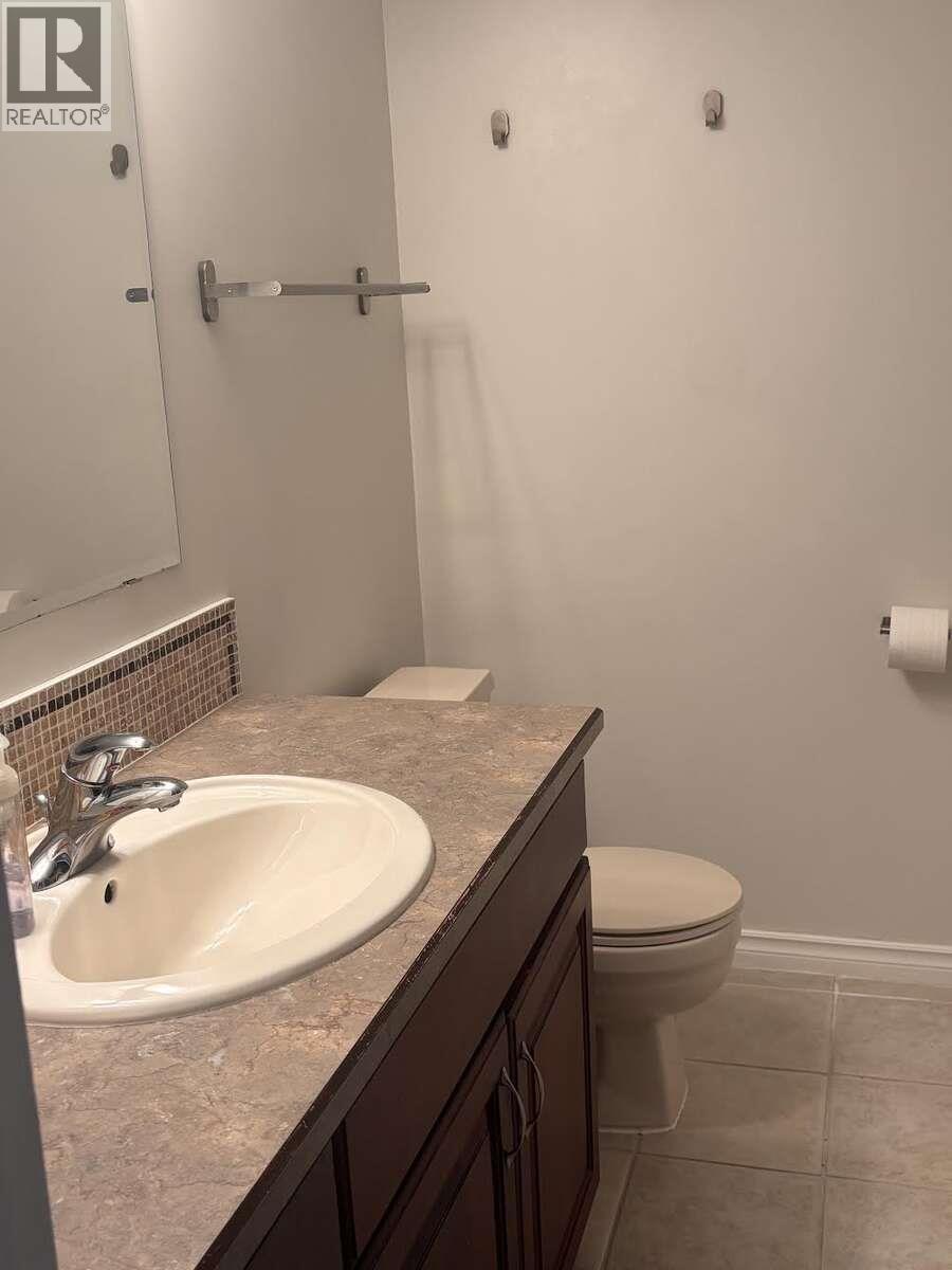 725 Ross Avenue Property Photo 26