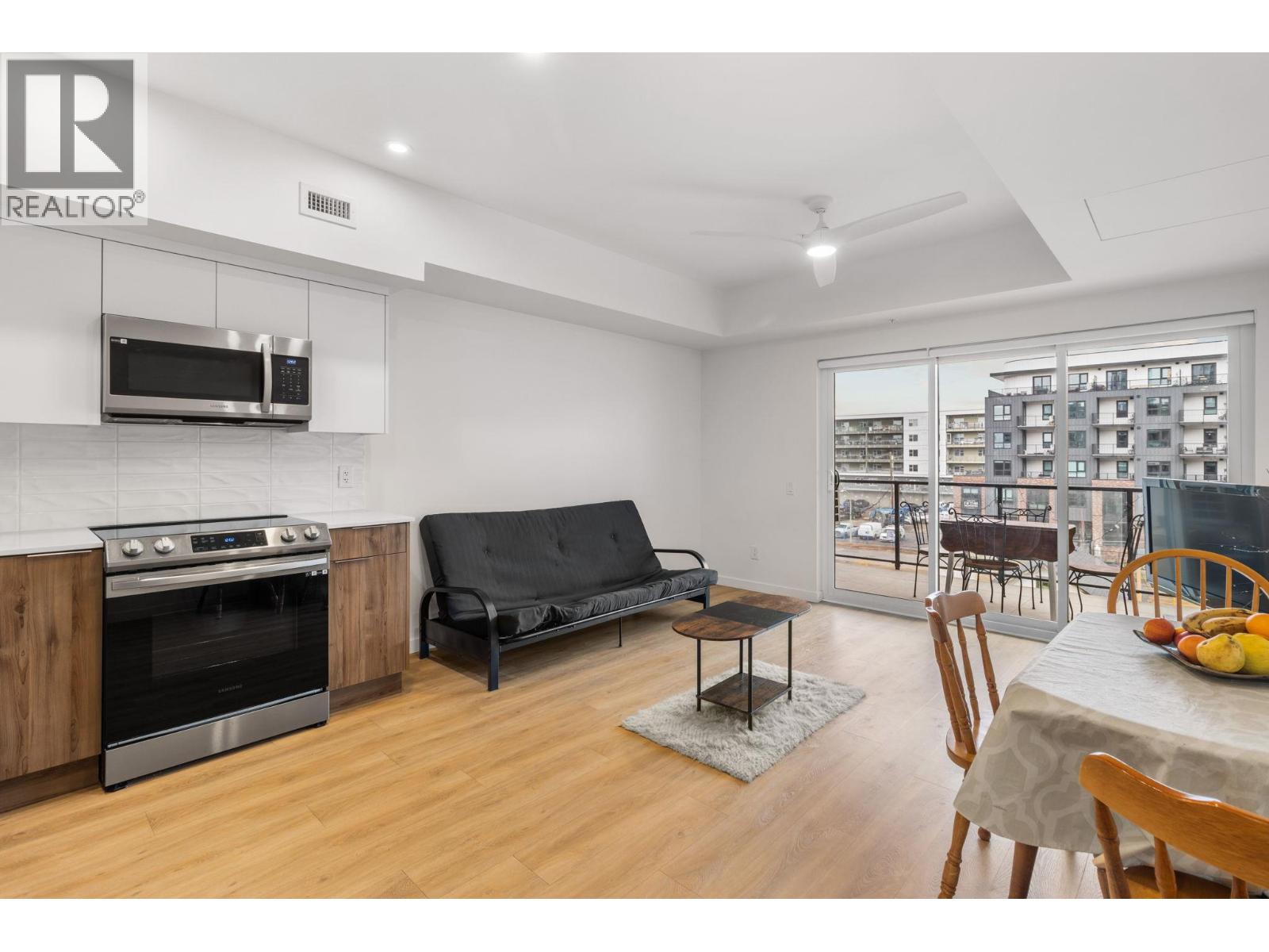 604 Cawston Avenue Unit# 404 Property Photo 2