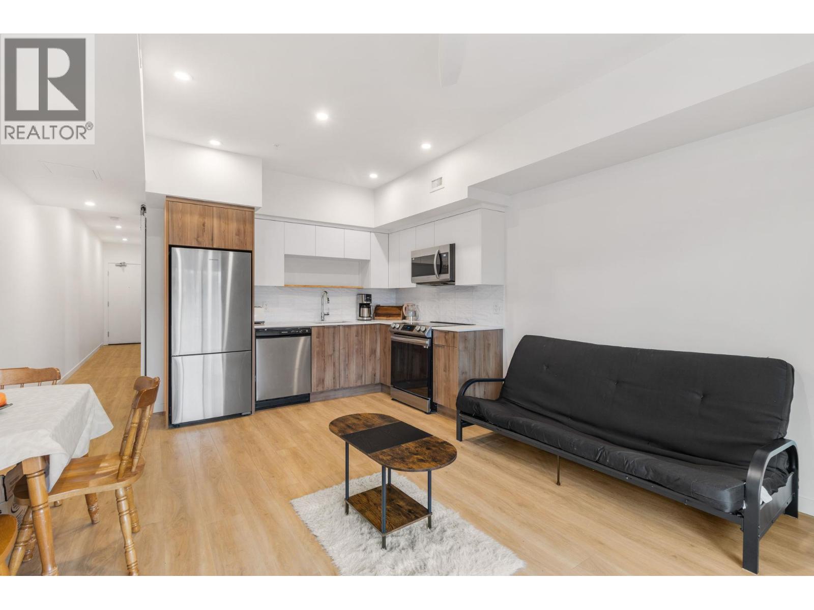 604 Cawston Avenue Unit# 404 Property Photo 3