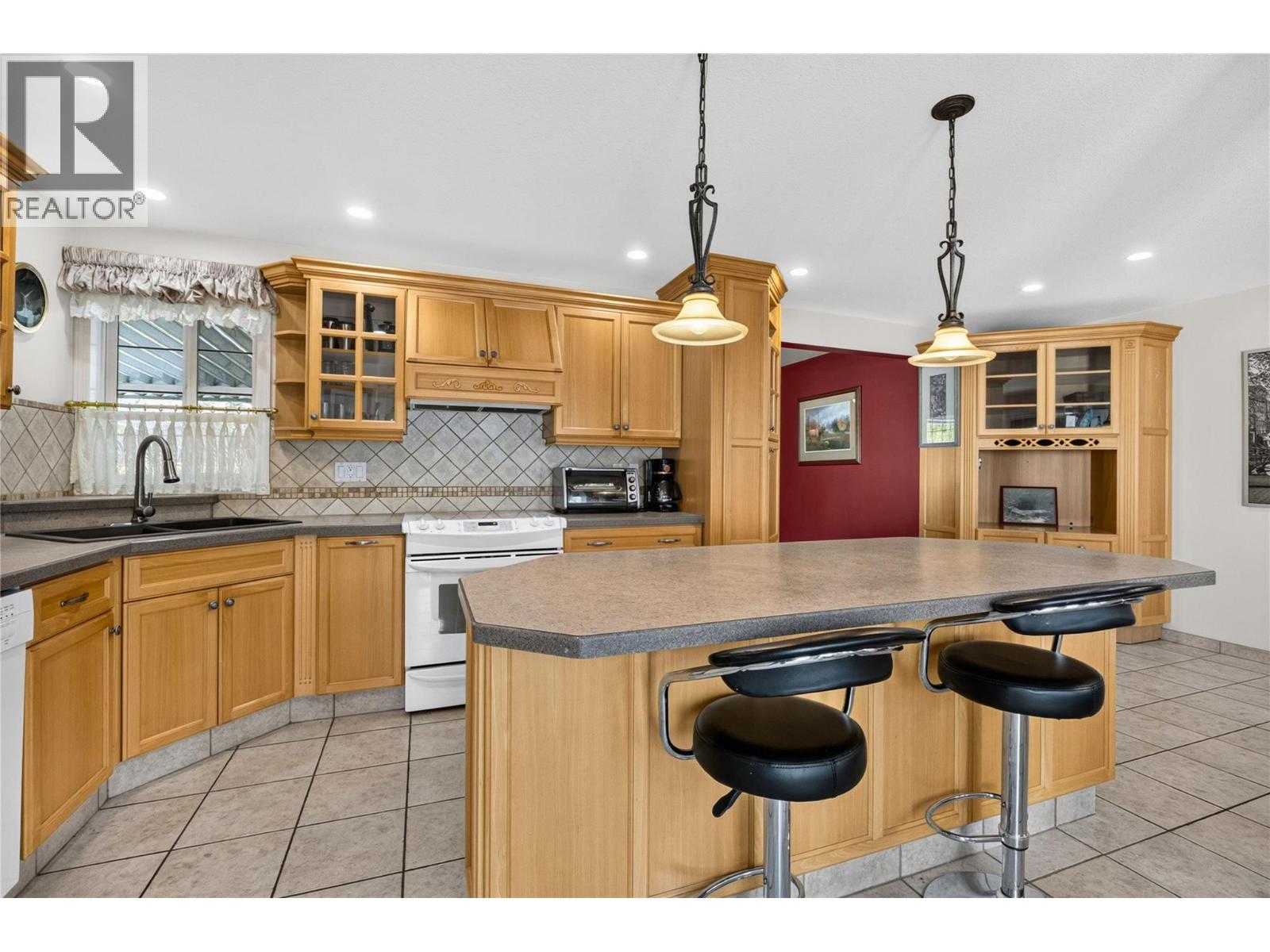 153 Yorkton Avenue Property Photo 4