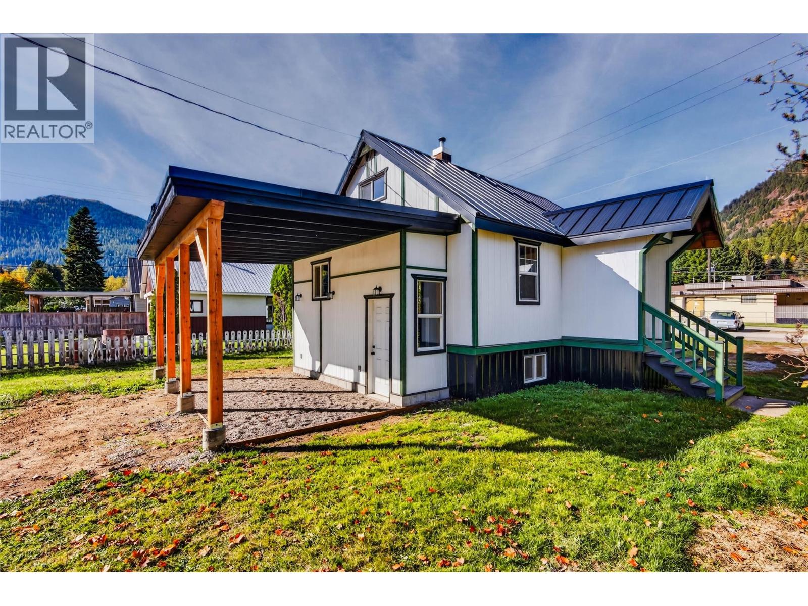 515 Sayward Avenue Property Photo 1