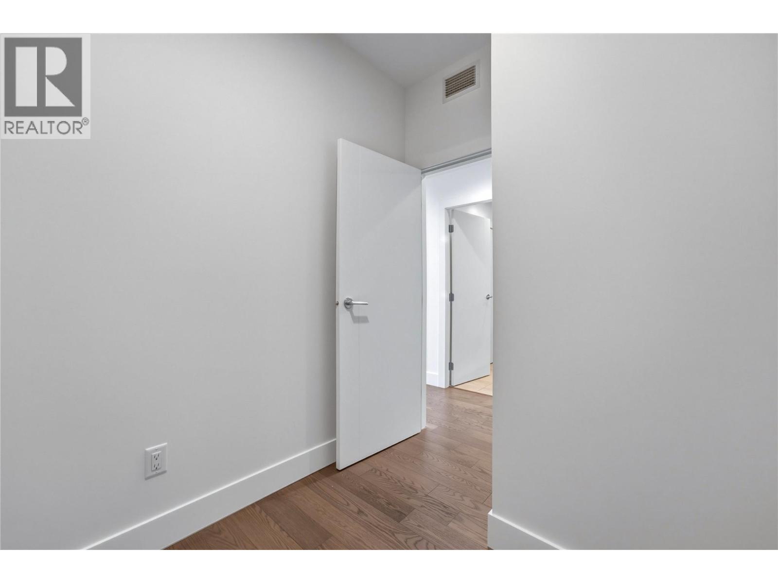 1181 Sunset Drive Unit# 701 Property Photo 13