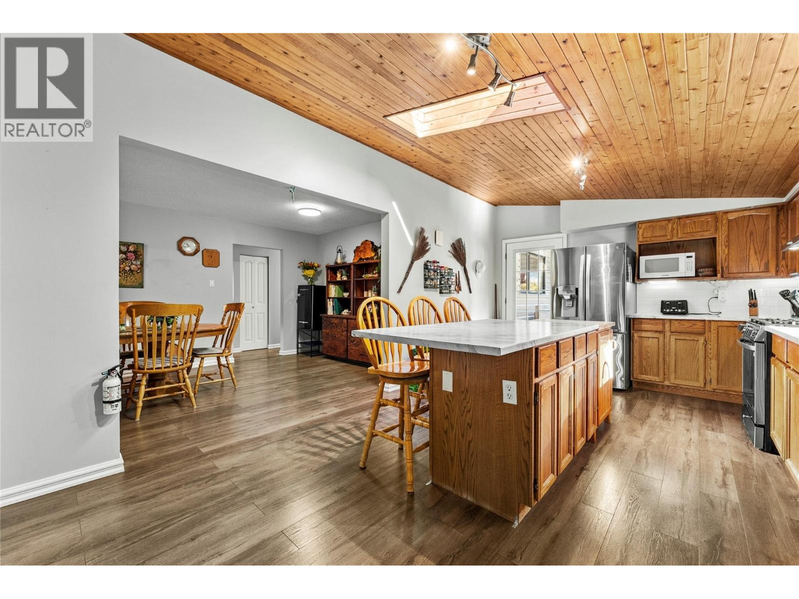 1404 Walnut Avenue Property Photo 6