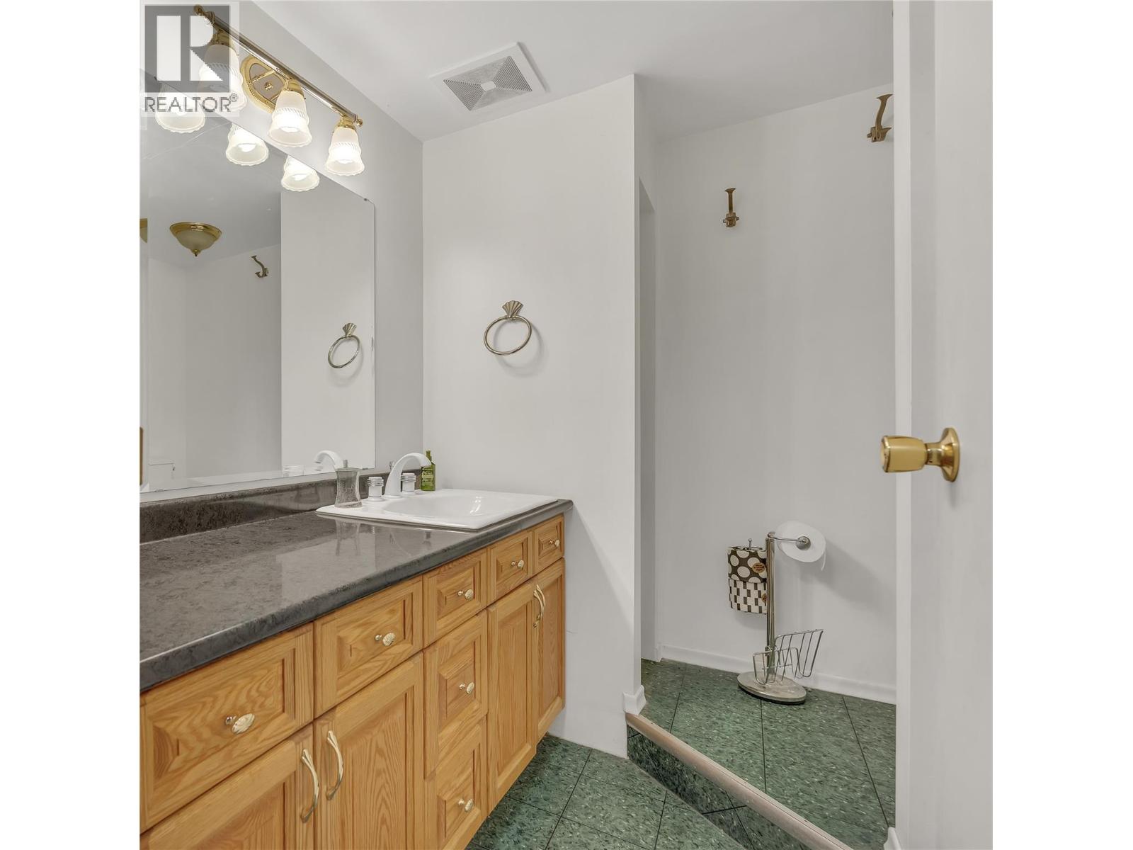 2625 South Main Street Property Photo 32